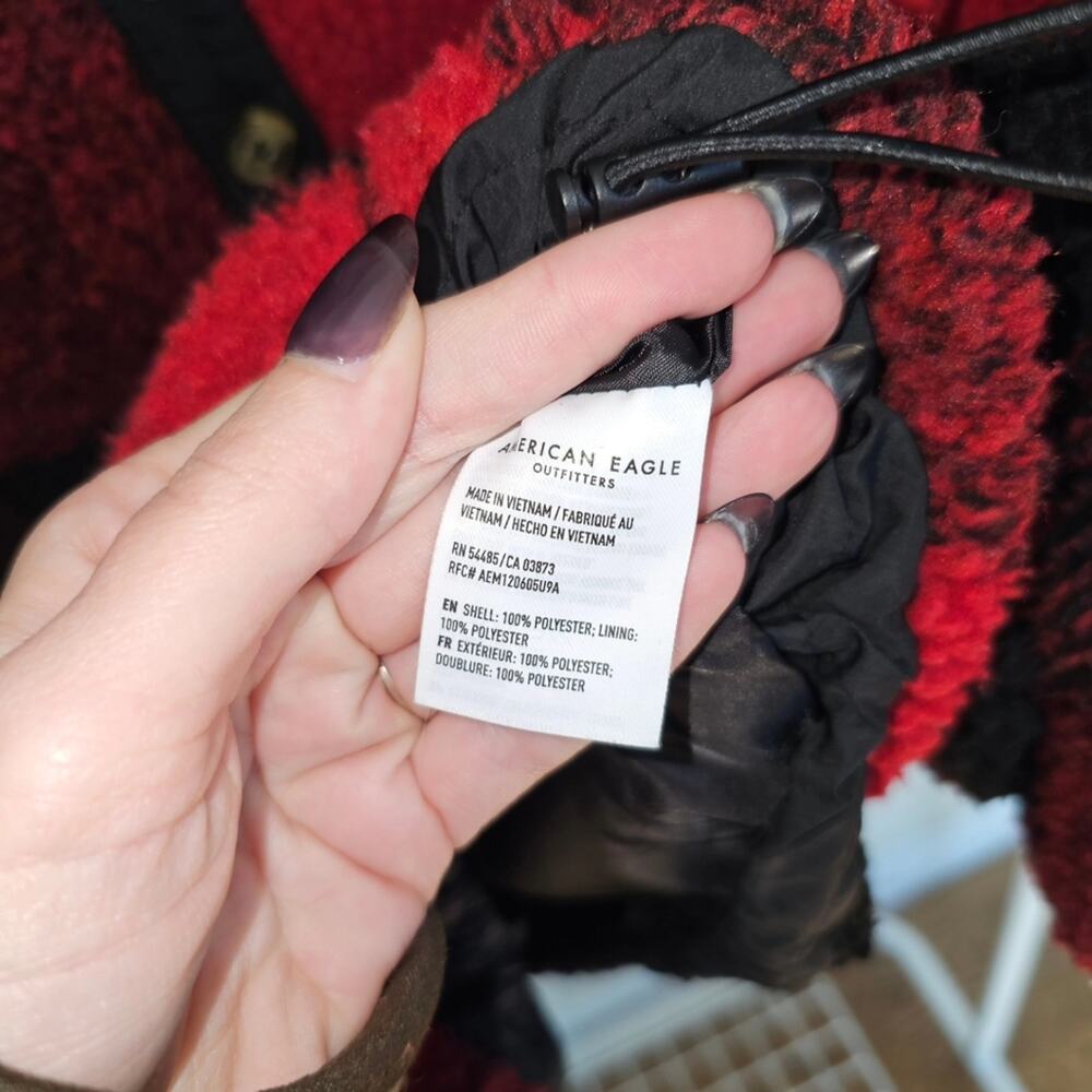 American Eagle Oversized Plaid Sherpa Jacket - Picture 6 of 9